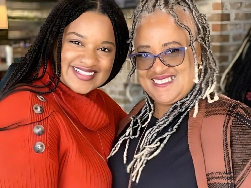 Heart disease survivor Yolanda Everette-Neufville (left) with her eldest daughter, Kiranda Chase. (Photo courtesy of Yolanda Everette-Neufville)